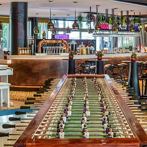 **** Hotel Novotel Barcelona Cornella Spanje